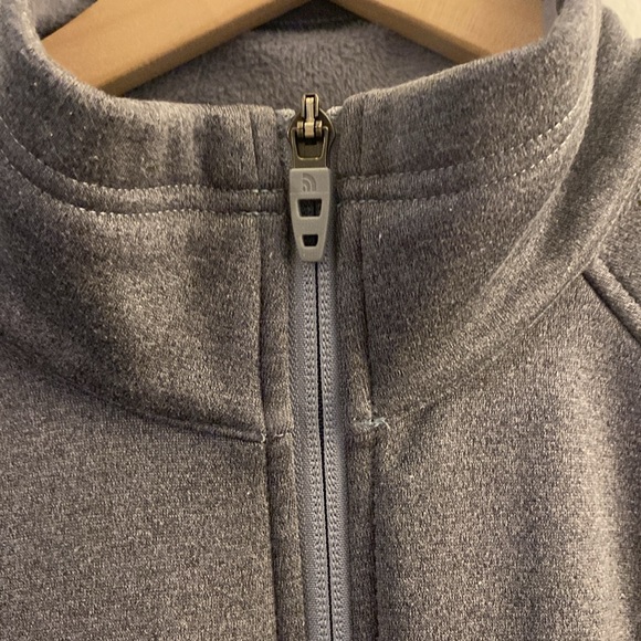 North Face with a Comcast Logo - super soft plush - size medium / small - Picture 3 of 10